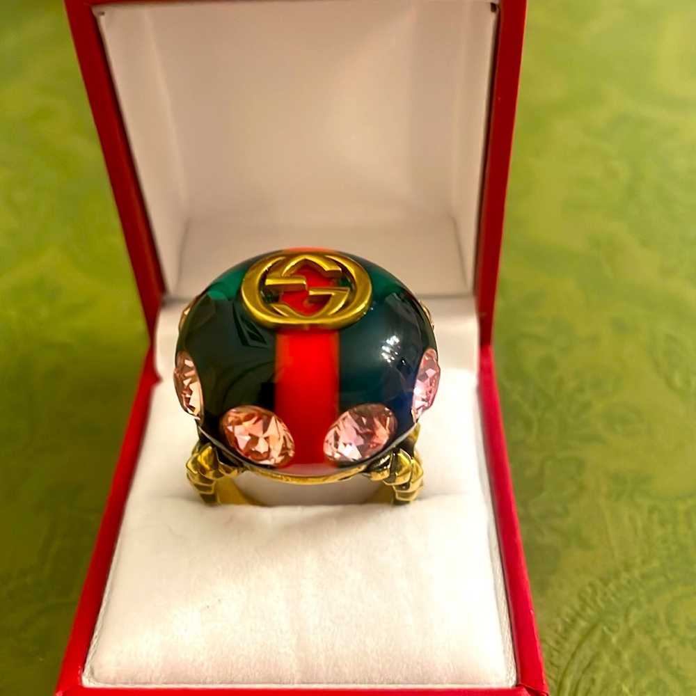 Gucci interlocking GG Dome Ring Sherry Line Red and Green with pink crystals